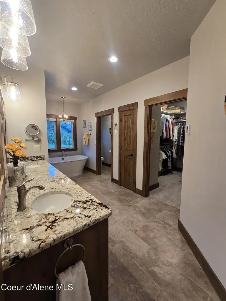 12552 N Walden Loop Rathdrum ID 83858