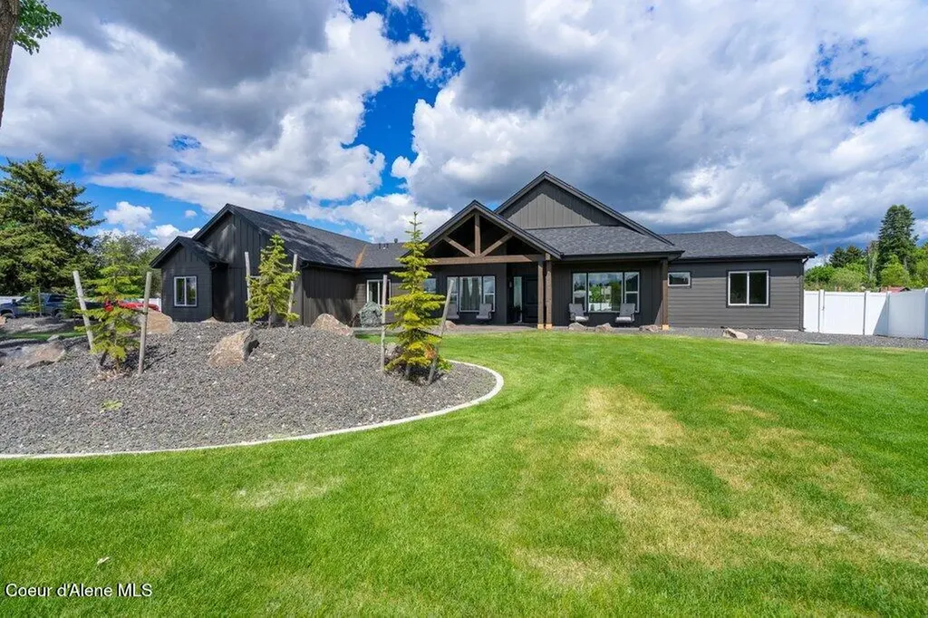 1831 E Dalton Avenue Dalton Gardens ID 83815