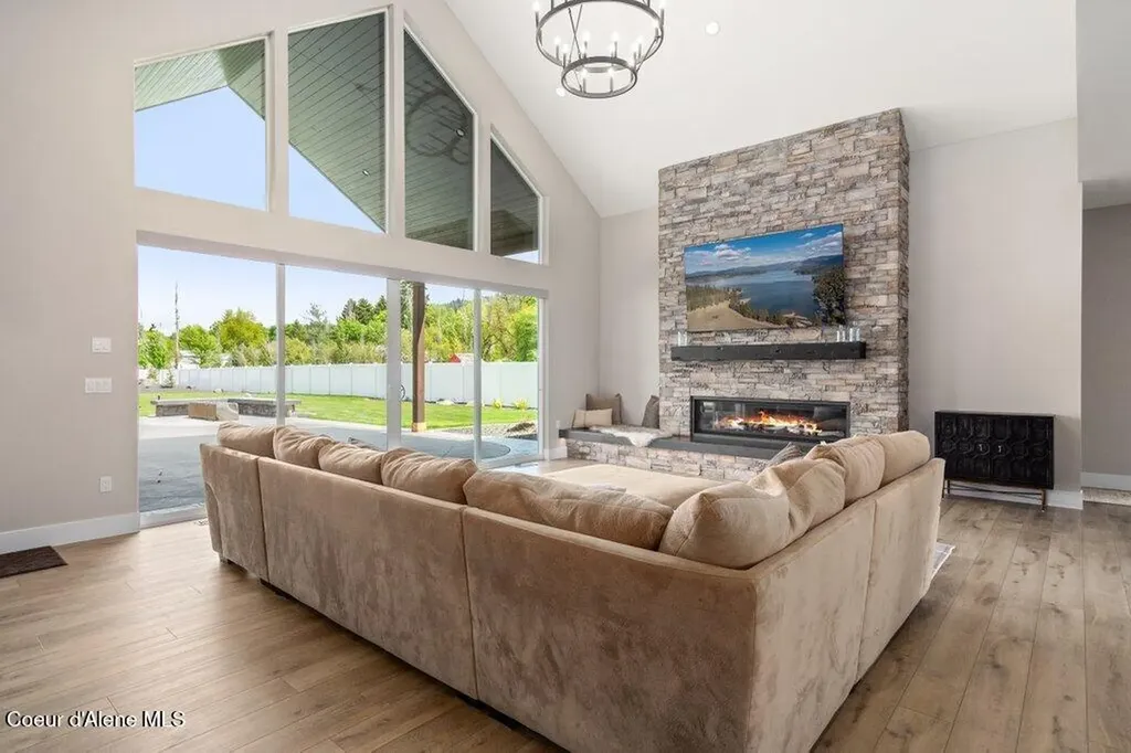 1831 E Dalton Avenue Dalton Gardens ID 83815