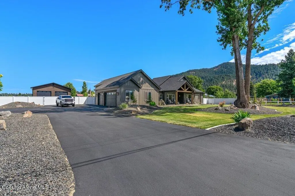 1831 E Dalton Avenue Dalton Gardens ID 83815