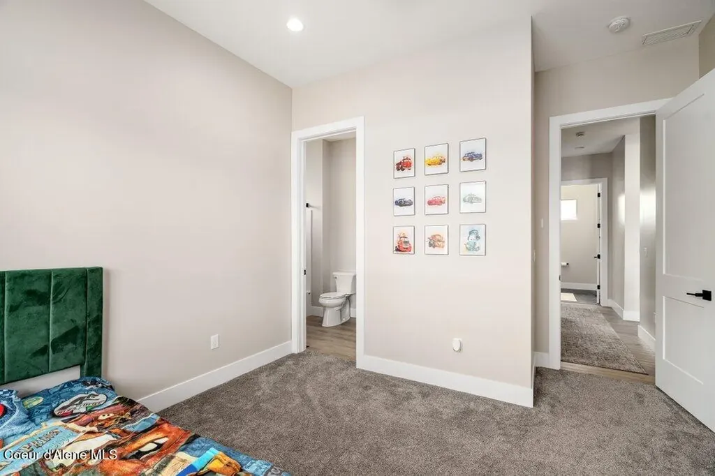 1831 E Dalton Avenue Dalton Gardens ID 83815