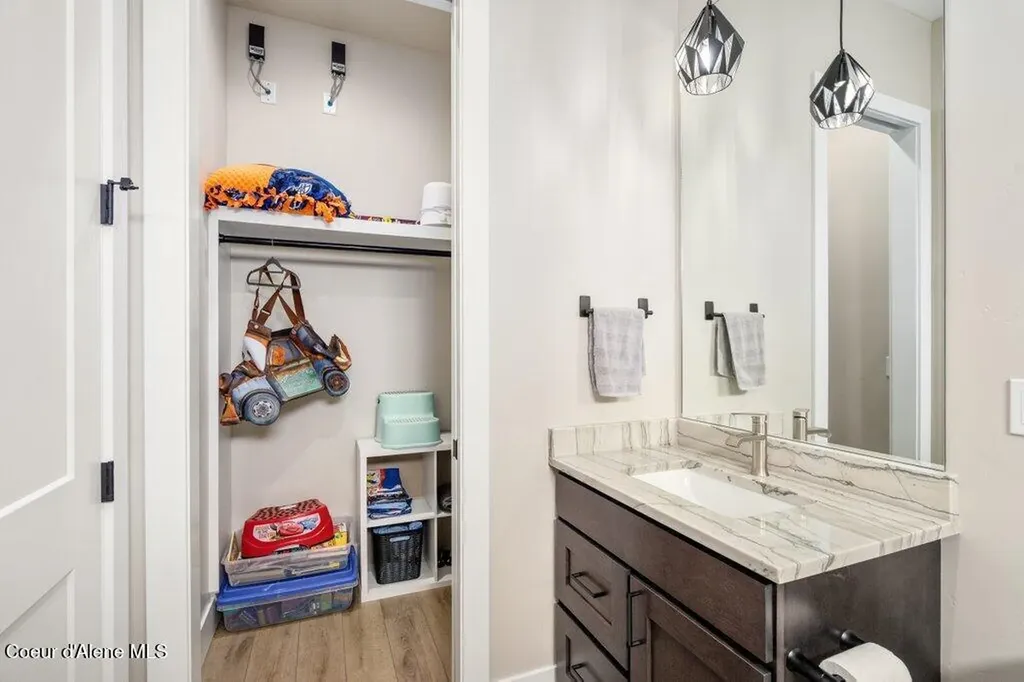 1831 E Dalton Avenue Dalton Gardens ID 83815