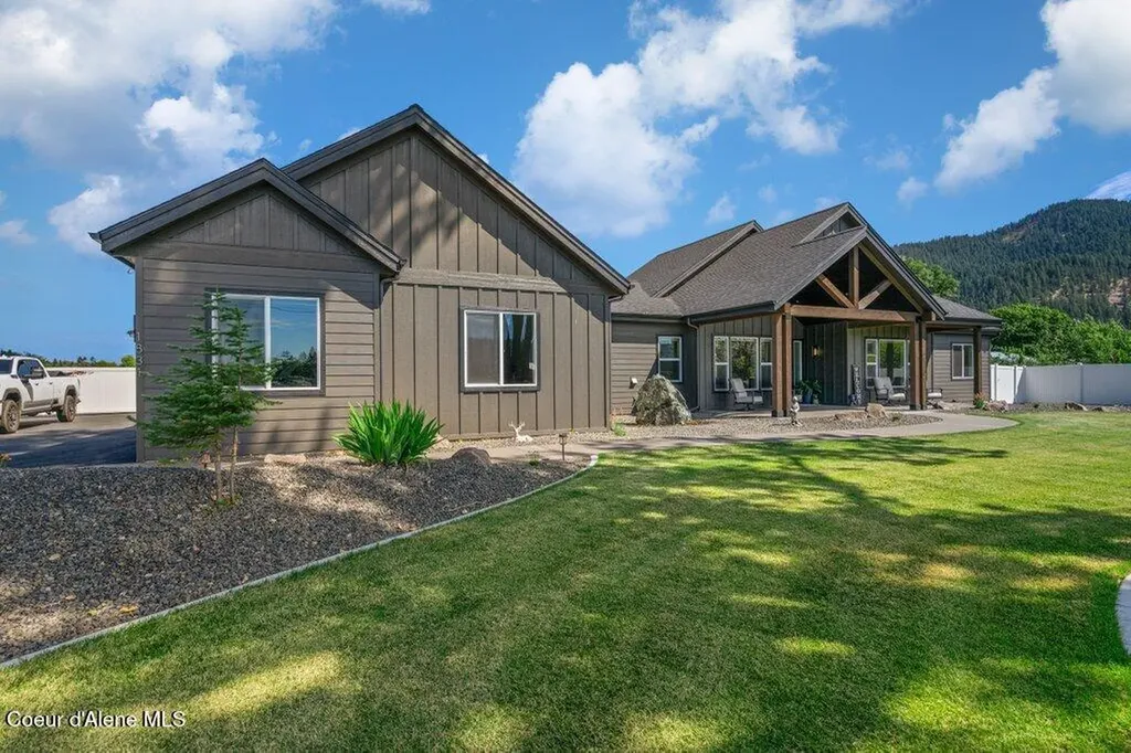 1831 E Dalton Avenue Dalton Gardens ID 83815