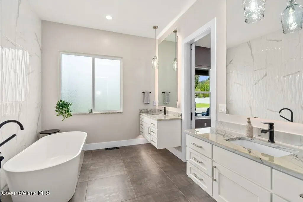 1831 E Dalton Avenue Dalton Gardens ID 83815