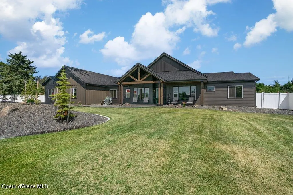 1831 E Dalton Avenue Dalton Gardens ID 83815