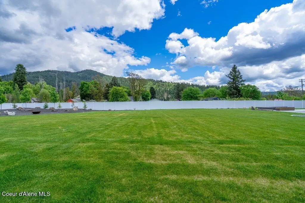 1831 E Dalton Avenue Dalton Gardens ID 83815