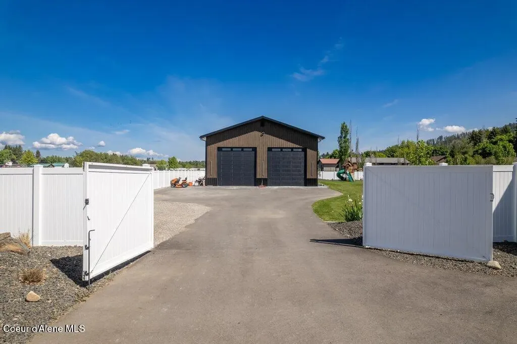 1831 E Dalton Avenue Dalton Gardens ID 83815