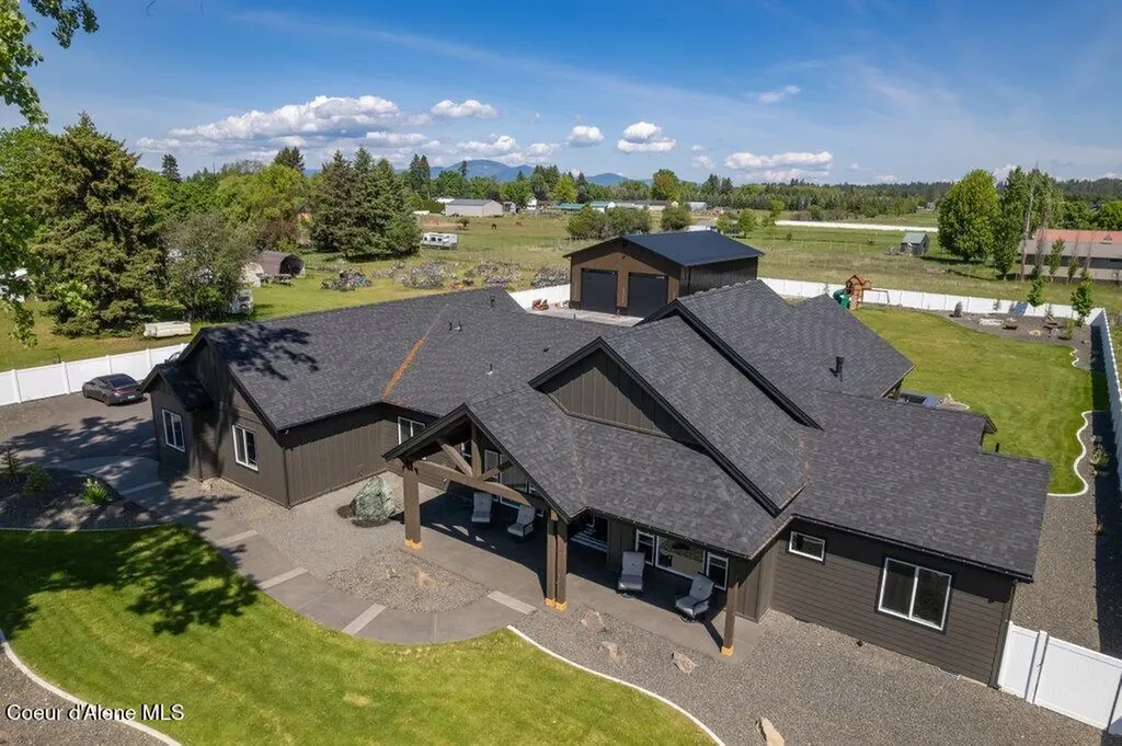 1831 E Dalton Avenue Dalton Gardens ID 83815