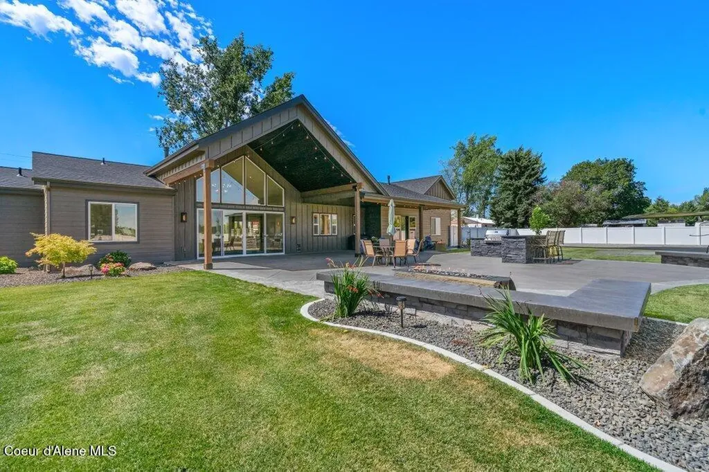 1831 E Dalton Avenue Dalton Gardens ID 83815