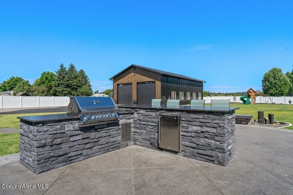 1831 E Dalton Avenue Dalton Gardens ID 83815