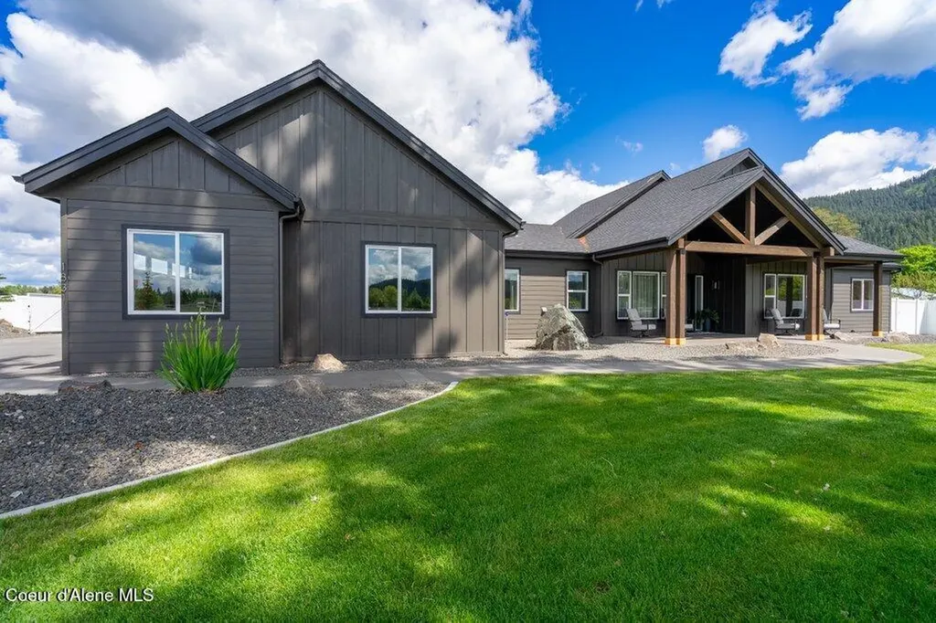 1831 E Dalton Avenue Dalton Gardens ID 83815