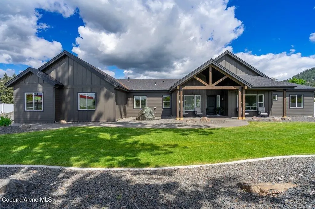 1831 E Dalton Avenue Dalton Gardens ID 83815