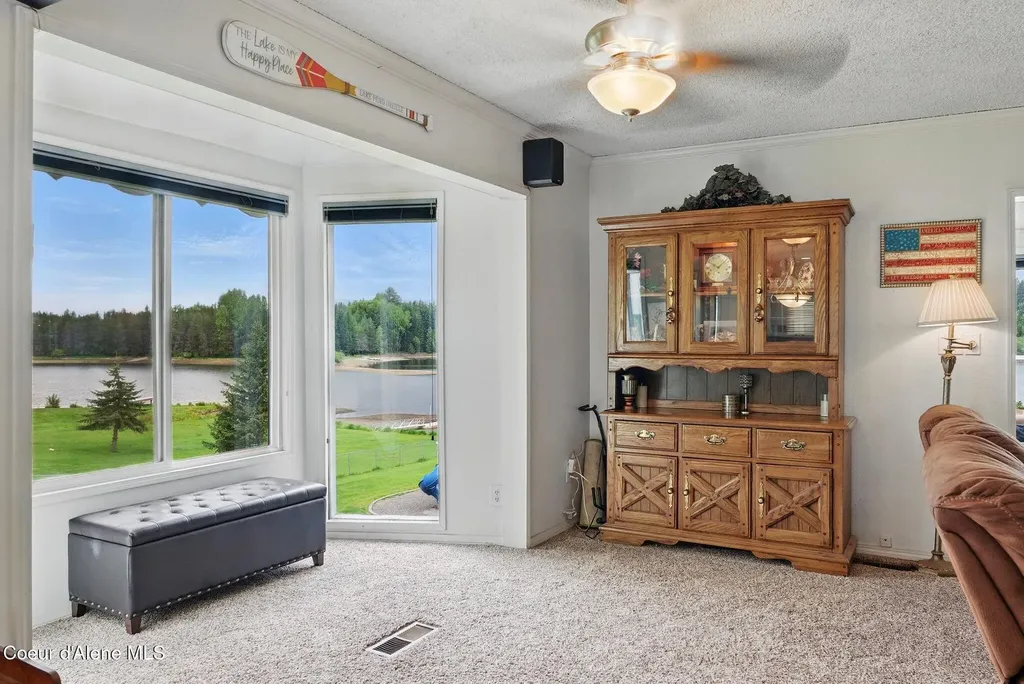 291 Comeback Bay Lane Sagle ID 83860