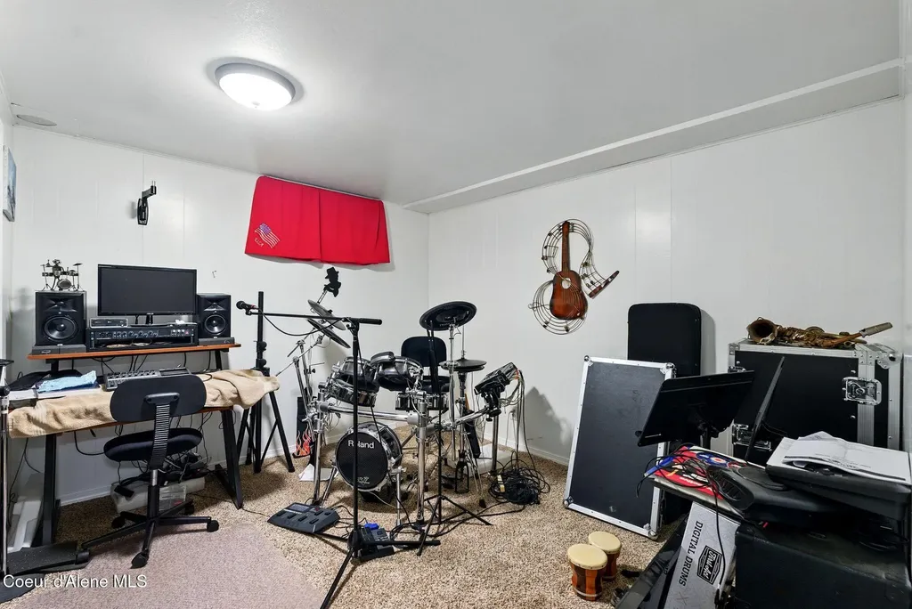 291 Comeback Bay Lane Sagle ID 83860