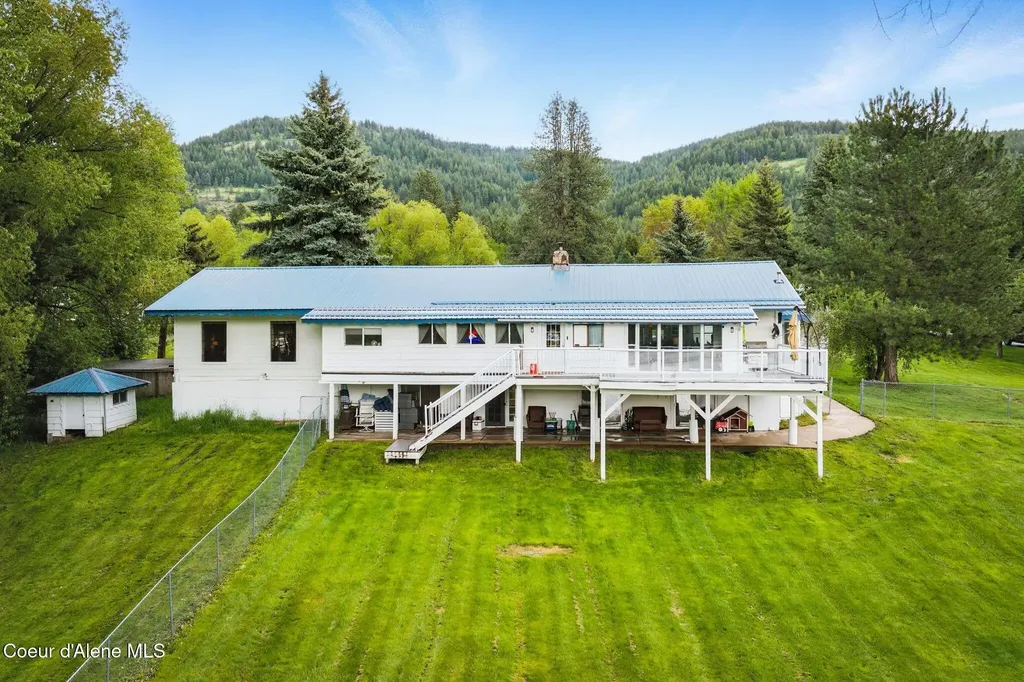 291 Comeback Bay Lane Sagle ID 83860