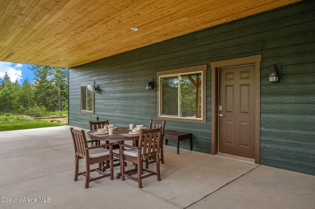 29264 N Ramsey Road Athol ID 83801
