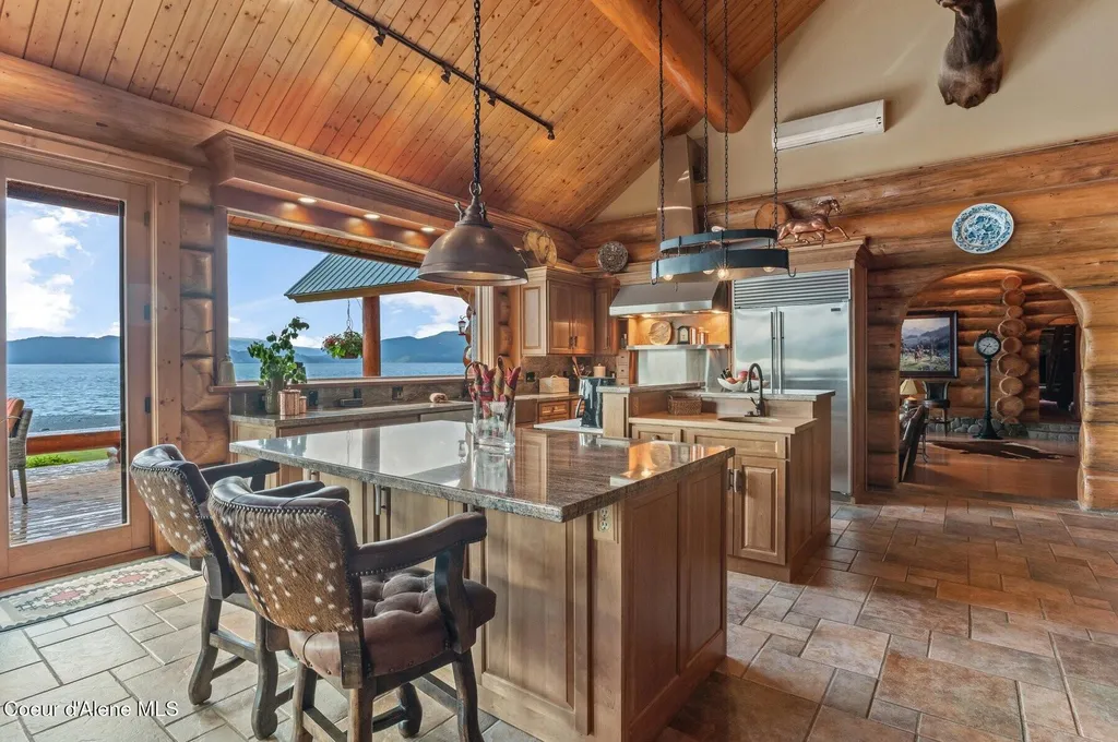 271 W Shore Lane Sandpoint ID 83864