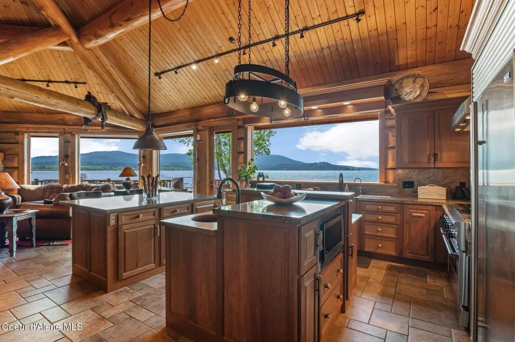 271 W Shore Lane Sandpoint ID 83864