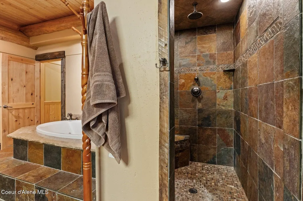 271 W Shore Lane Sandpoint ID 83864