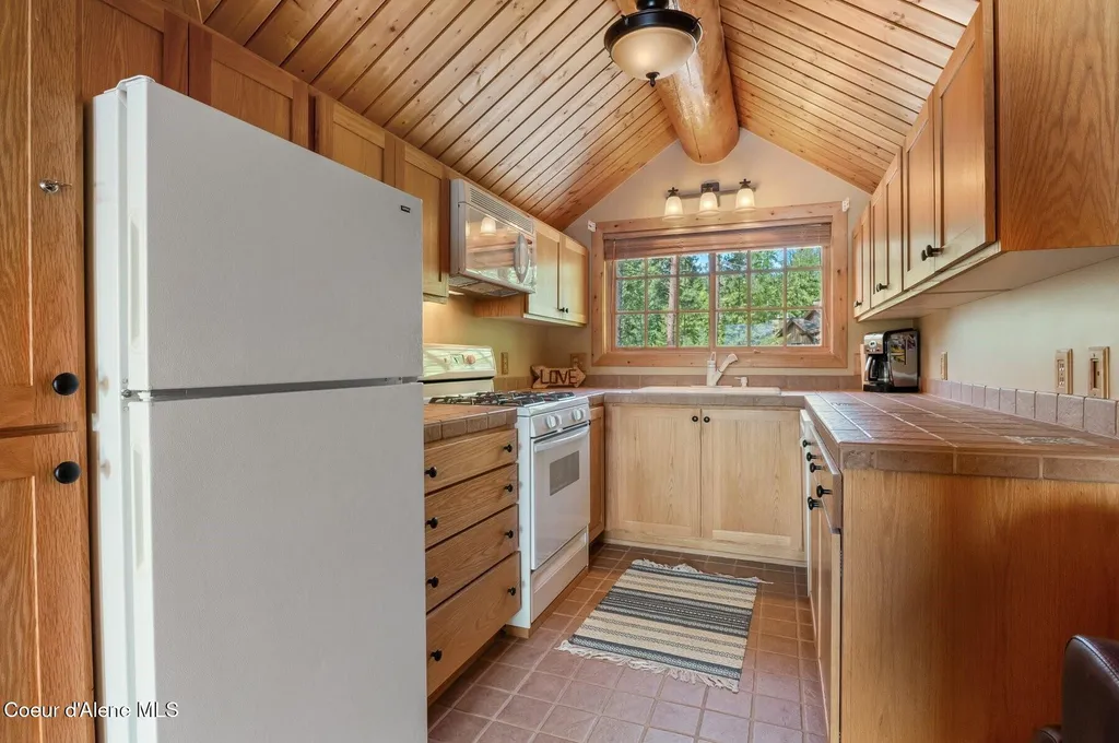 271 W Shore Lane Sandpoint ID 83864
