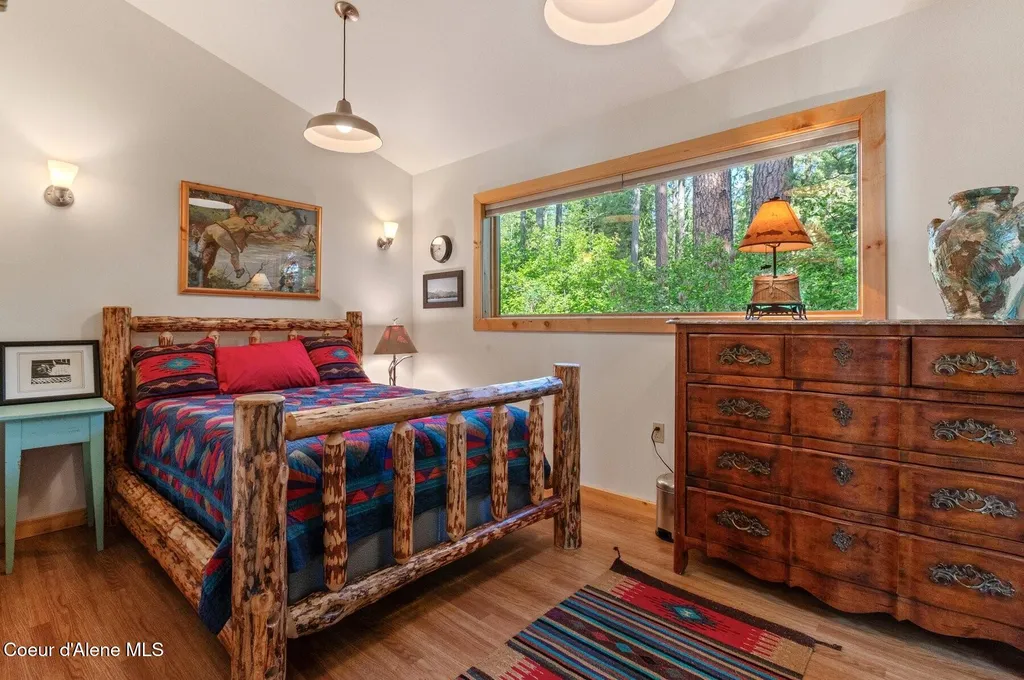271 W Shore Lane Sandpoint ID 83864