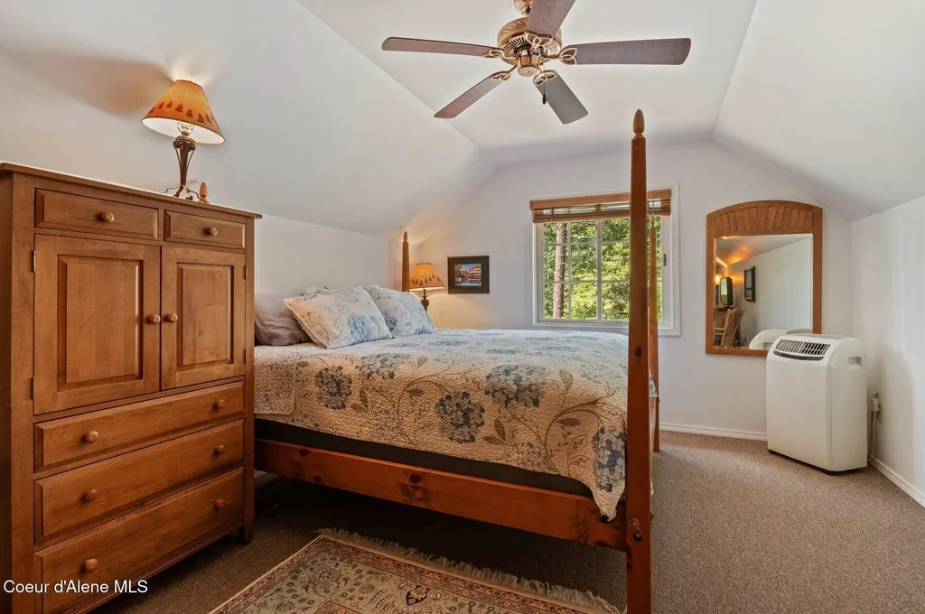 271 W Shore Lane Sandpoint ID 83864