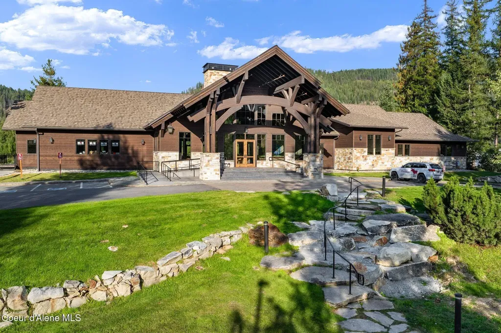541 N Idaho Club Drive Sandpoint ID 83864