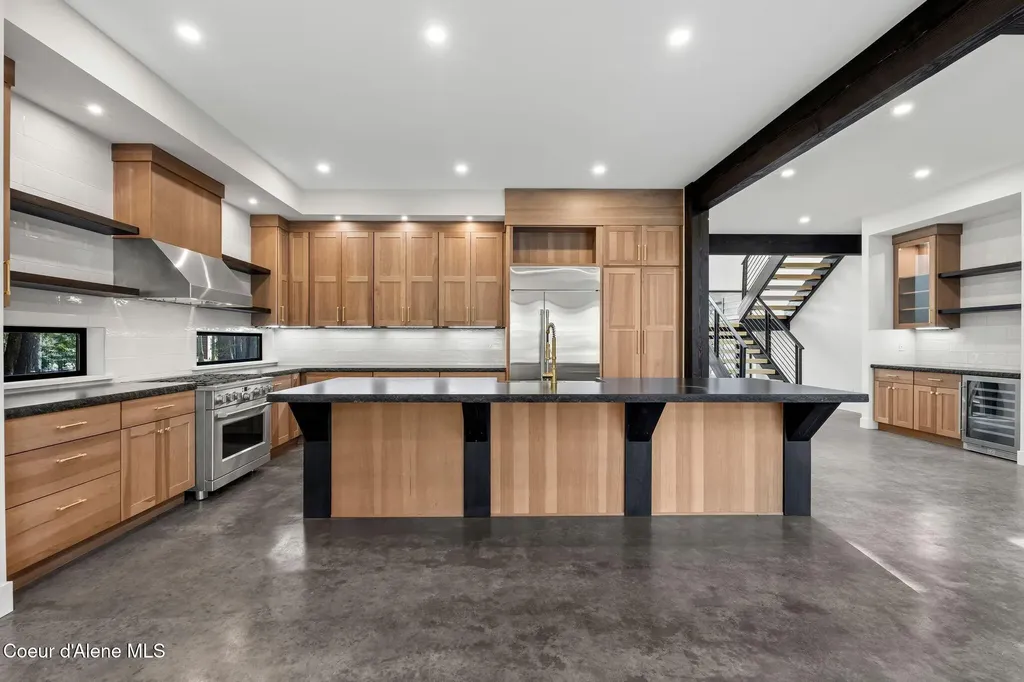 541 N Idaho Club Drive Sandpoint ID 83864