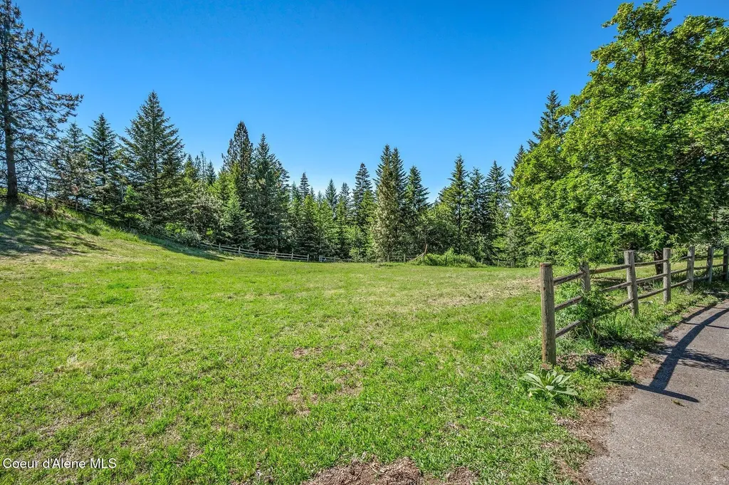 16529 N Triangle 7 Road Hayden ID 83835