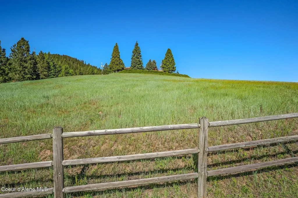 16529 N Triangle 7 Road Hayden ID 83835