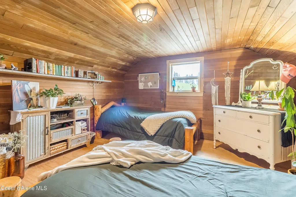 1101 Ruby Creek Road Harvard ID 83834