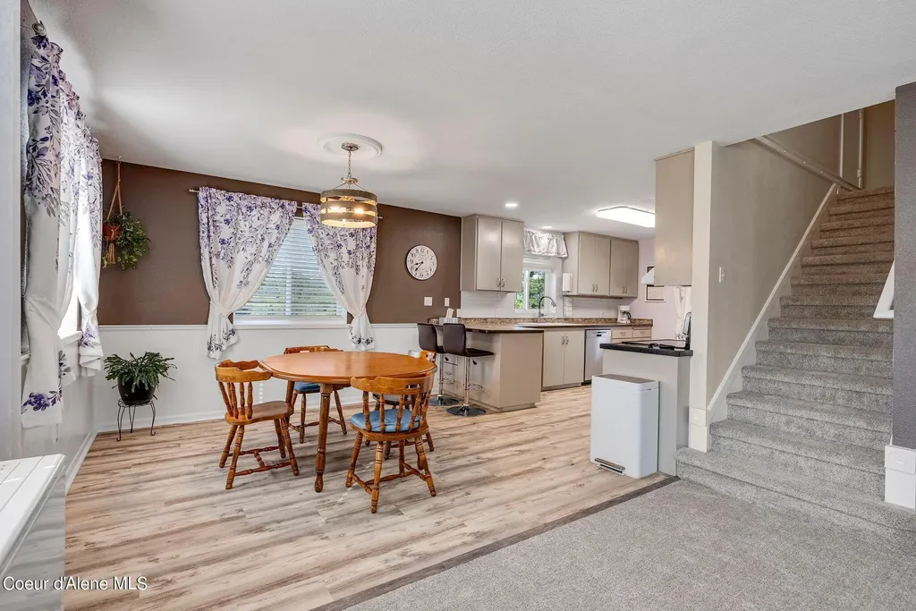 315 Wildberry Lane Sagle ID 83860