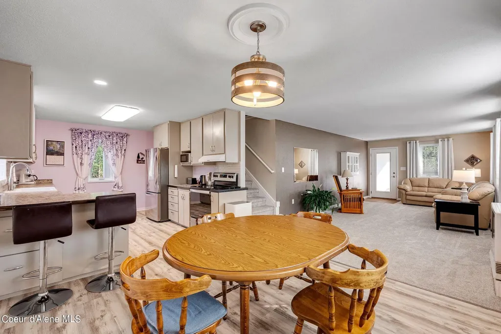 315 Wildberry Lane Sagle ID 83860