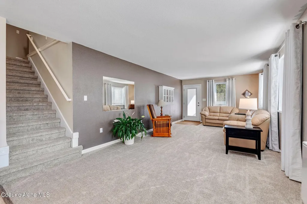315 Wildberry Lane Sagle ID 83860