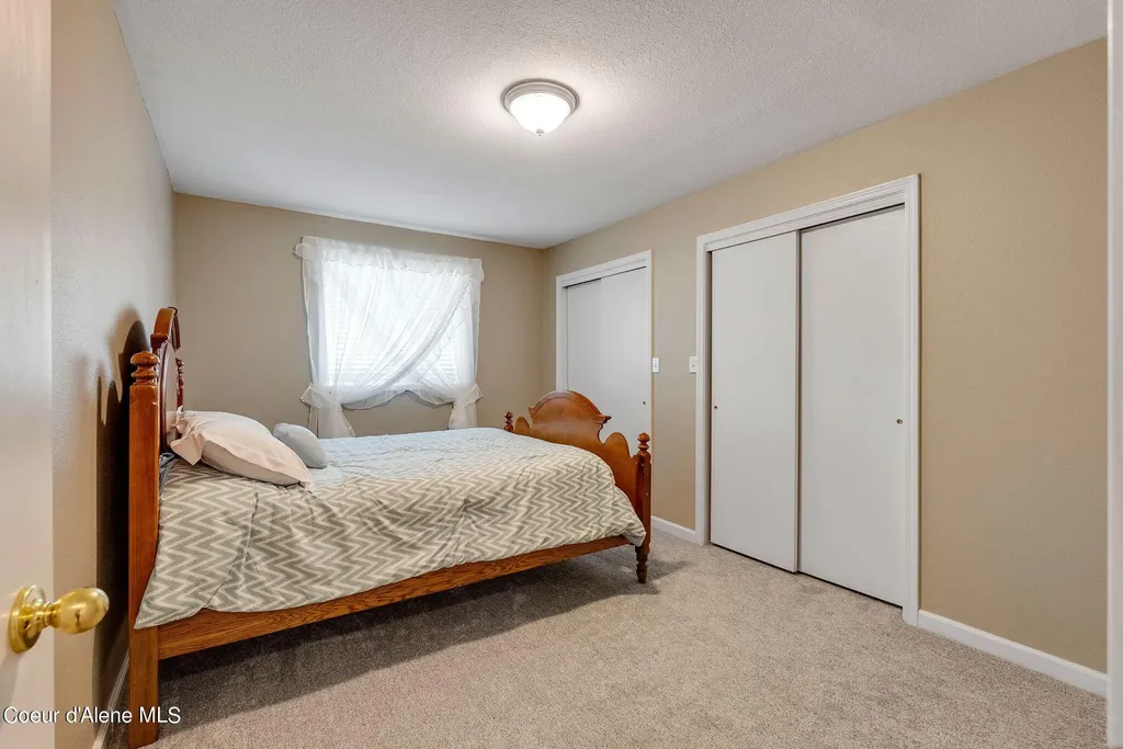 315 Wildberry Lane Sagle ID 83860