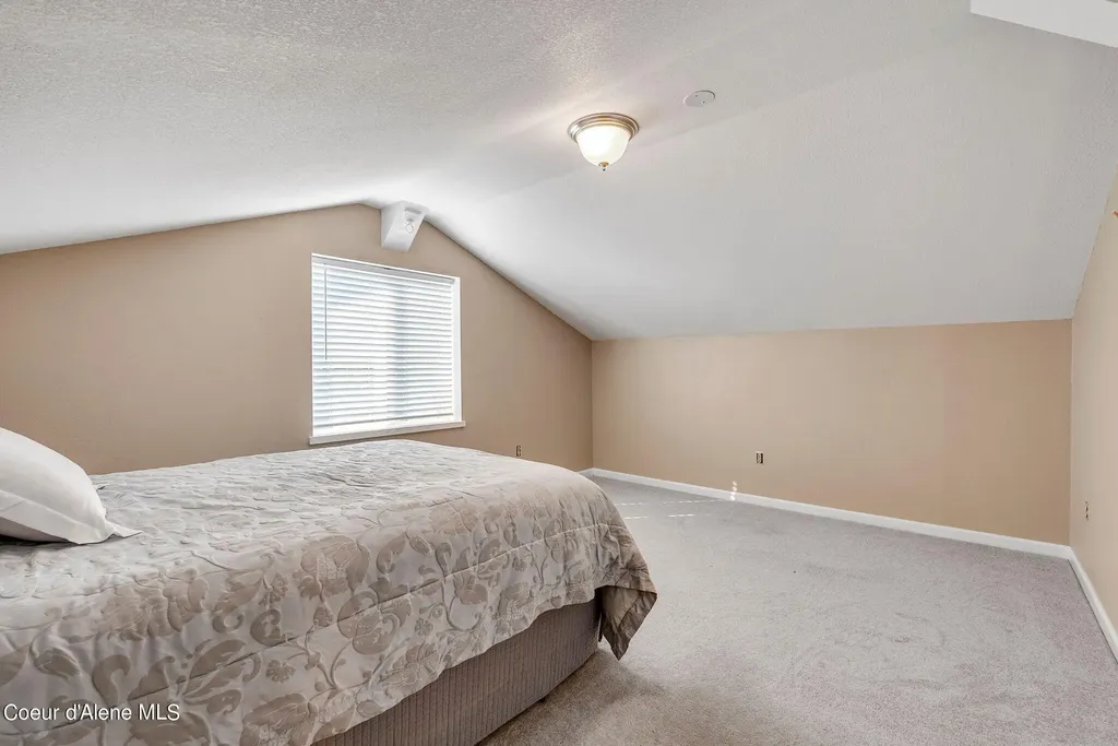 315 Wildberry Lane Sagle ID 83860