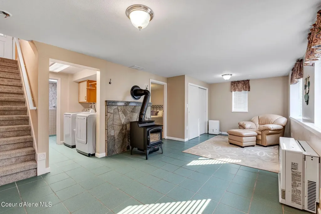 315 Wildberry Lane Sagle ID 83860