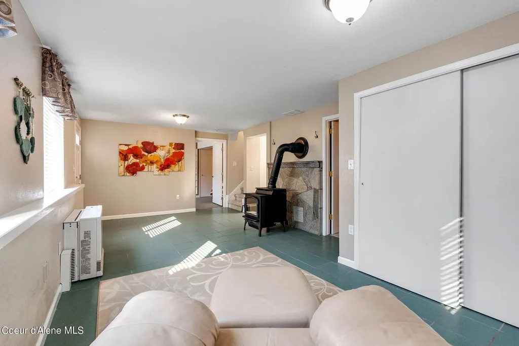315 Wildberry Lane Sagle ID 83860