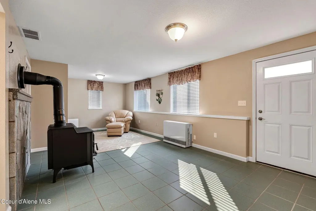 315 Wildberry Lane Sagle ID 83860