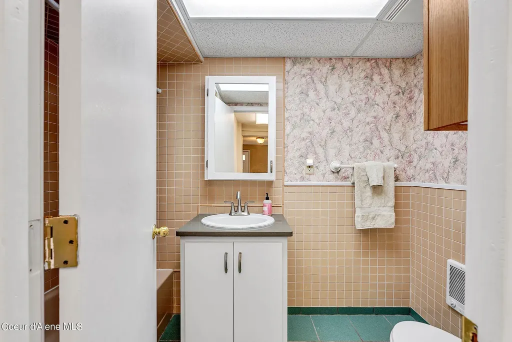 315 Wildberry Lane Sagle ID 83860