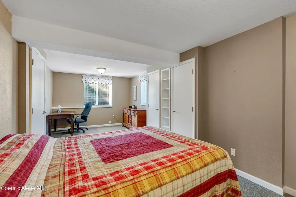 315 Wildberry Lane Sagle ID 83860