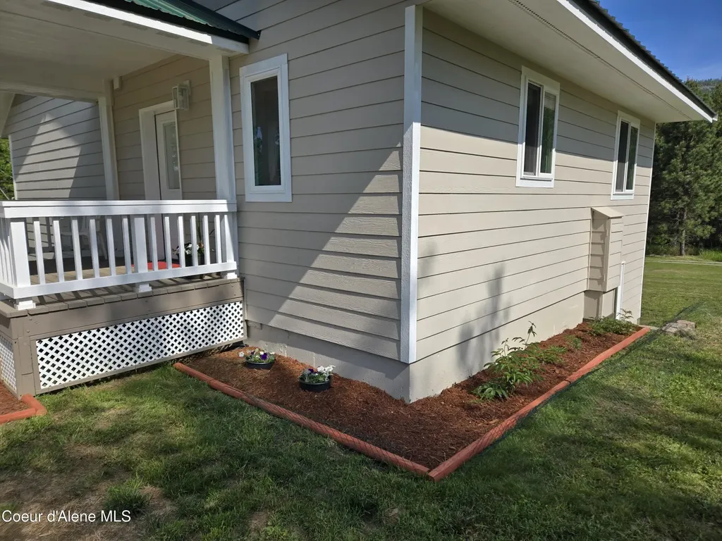 315 Wildberry Lane Sagle ID 83860