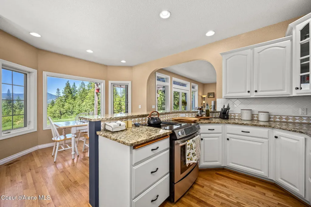 17536 W Julia Drive Hauser ID 83854
