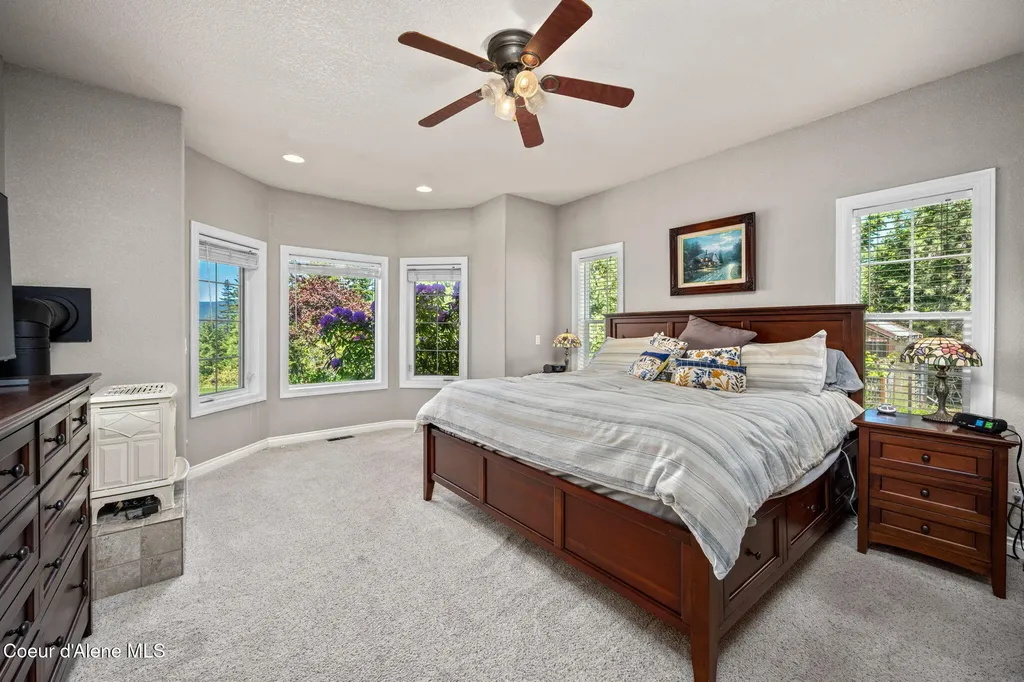 17536 W Julia Drive Hauser ID 83854