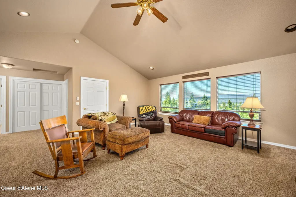 17536 W Julia Drive Hauser ID 83854