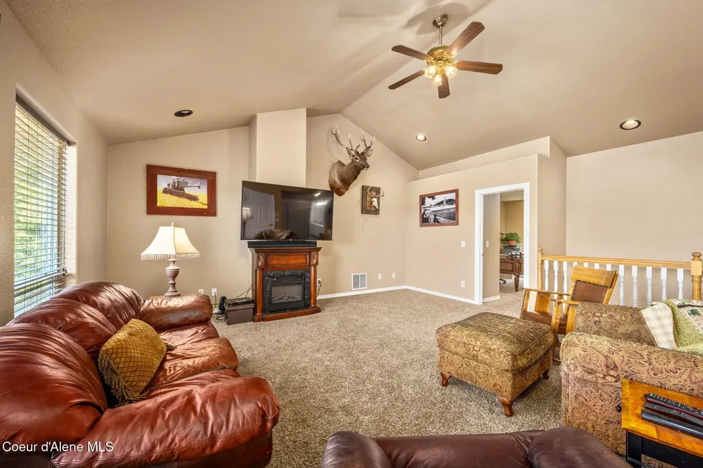 17536 W Julia Drive Hauser ID 83854