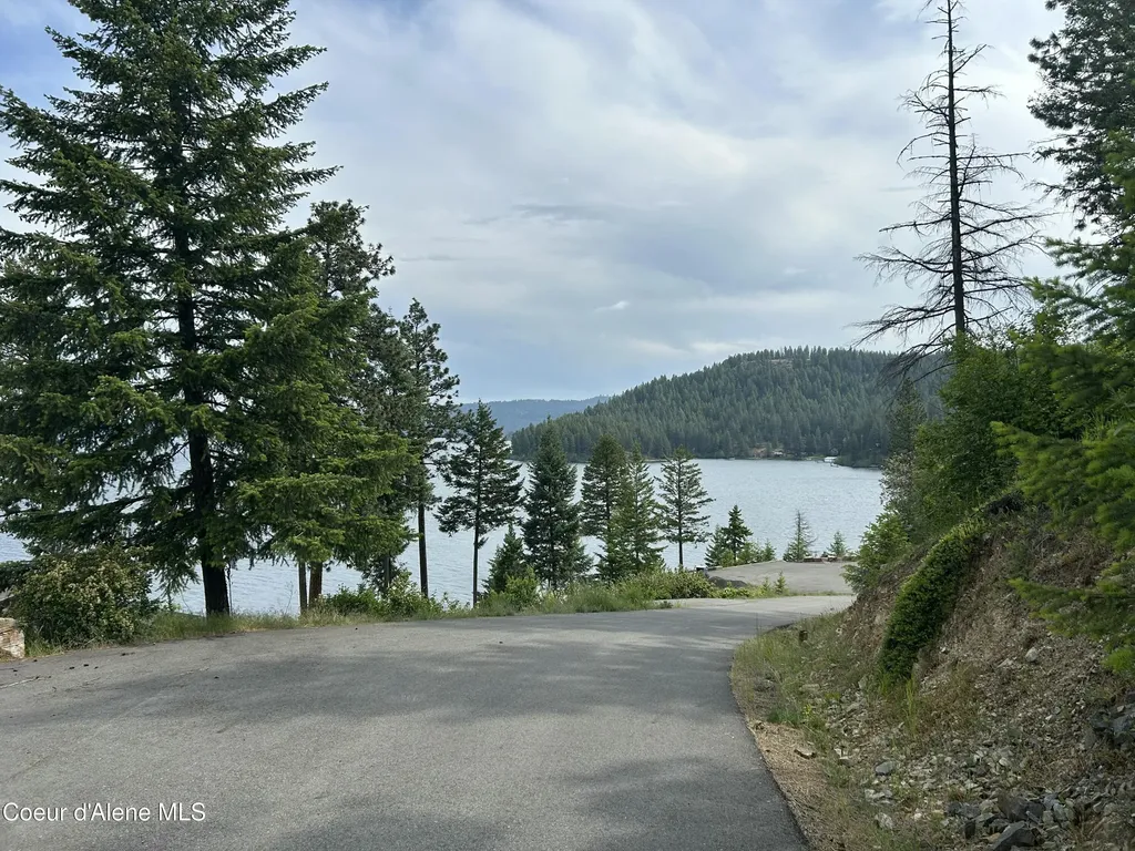 985 E Pugh Point Court Harrison ID 83833