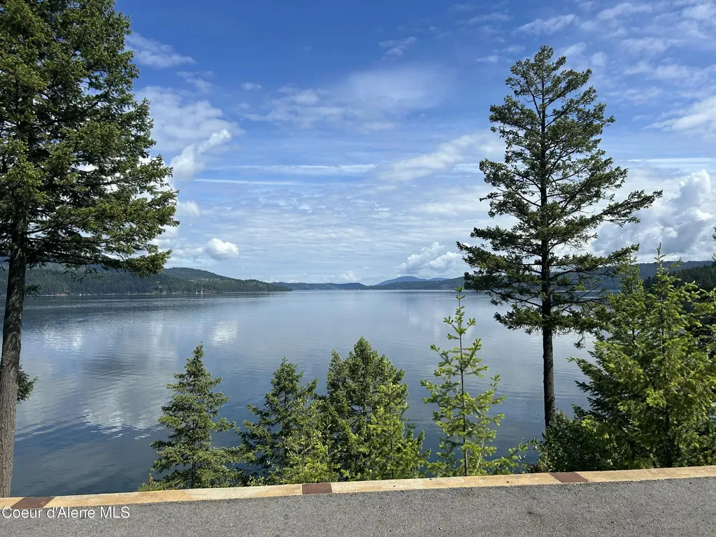 985 E Pugh Point Court Harrison ID 83833