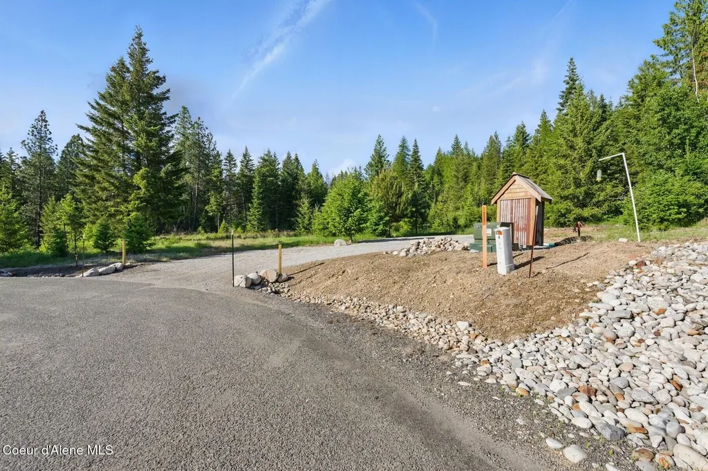 65 Beacon Hill Road Cocolalla ID 83813