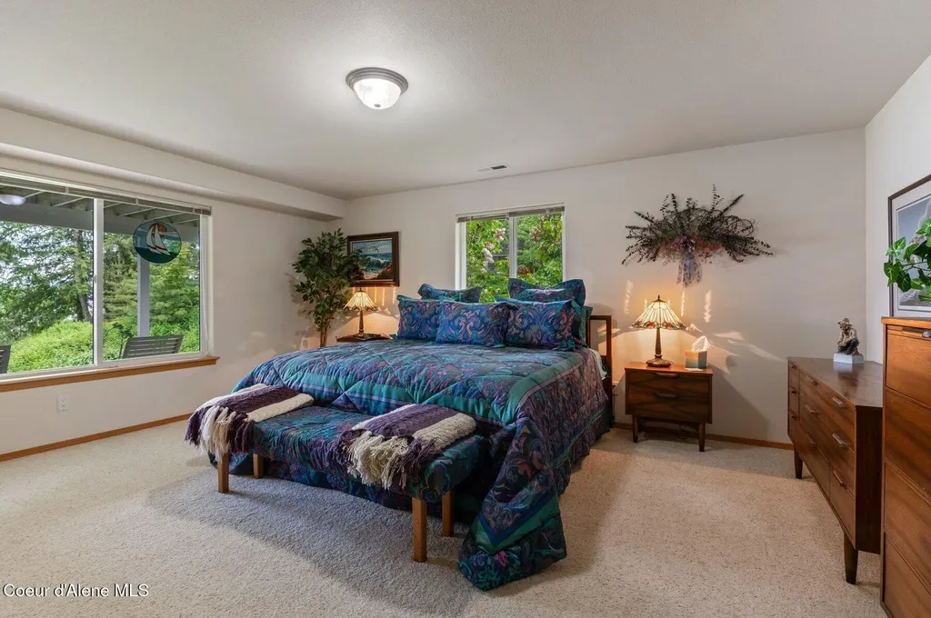212 Ponder Point Drive Sandpoint ID 83864